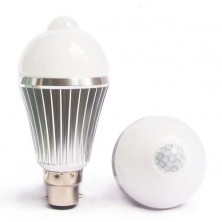 7W LED Security PIR Motion Sensor Light Bulb Warm Cool White B22 Bayonet