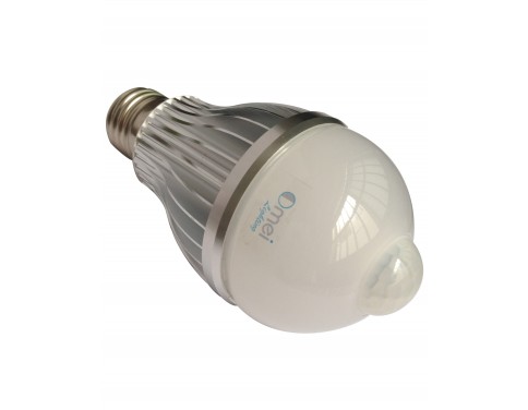 Pure White 8 watts LED Motion Sensor Light Bulb E26/E27 base 700 Lumens Built-in PIR Sensor